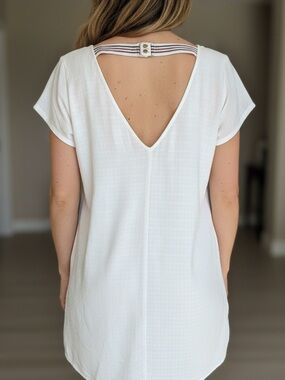 White V-Back Short Sleeve Women's Top